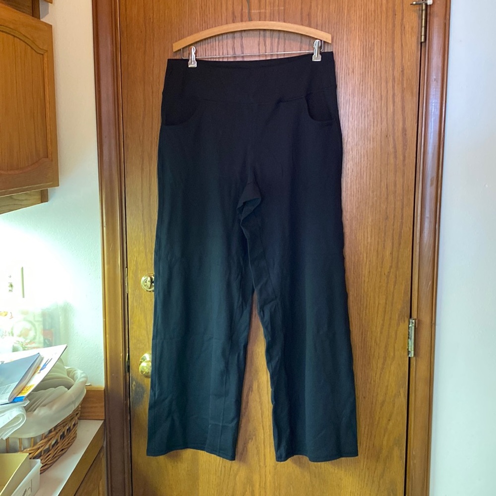 Black stretch boot cut leggings, size XXL
